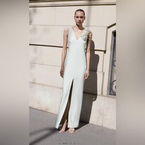 Elegant V-Neck Sheath Dress with Front Slit and flower broach